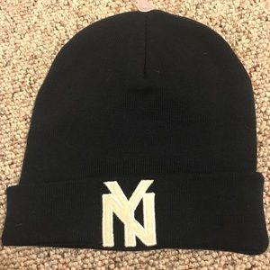 New York Yankees Beanie (Brand New)